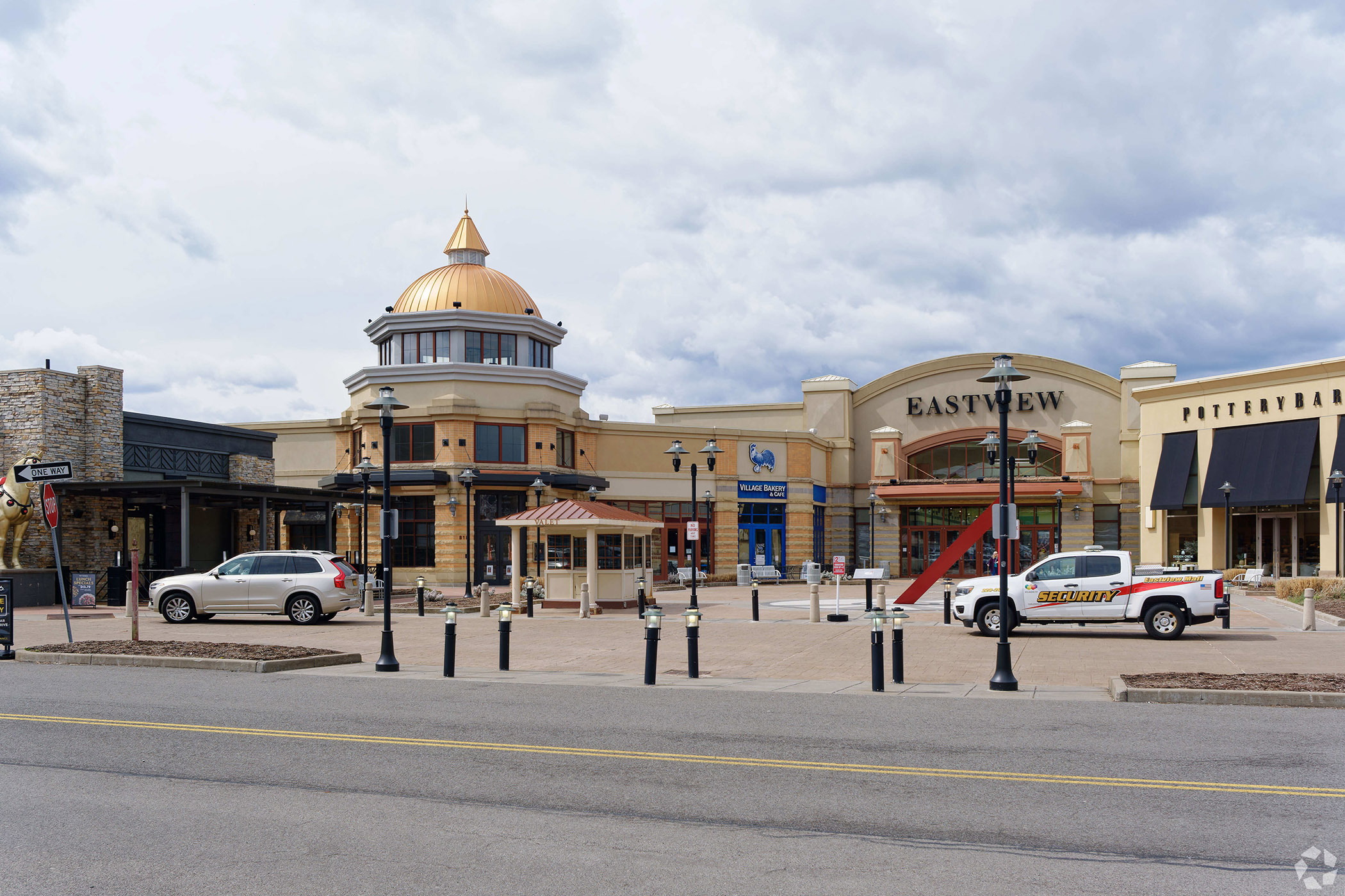 News | New York town moves to seize mall parcels; Family Dollar refinances distr...