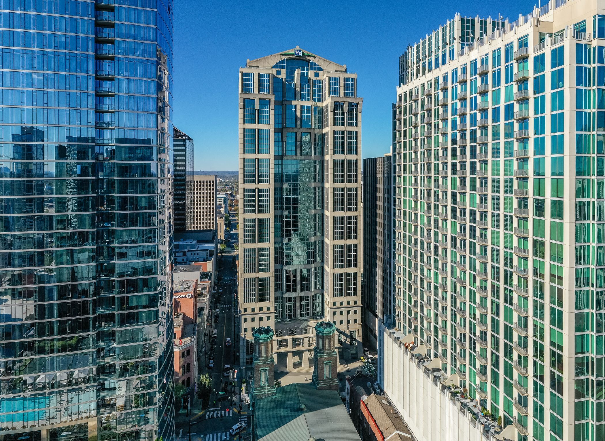 The Fifth Third Center tower in downtown Nashville, Tennessee, could be converted into a hotel property. (CoStar)