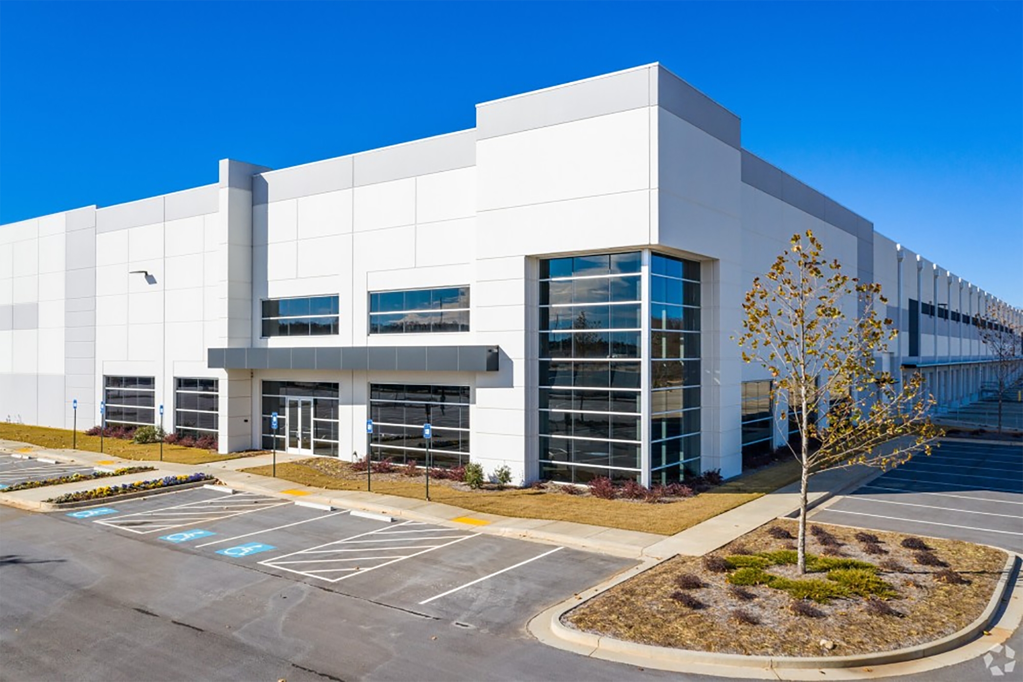 Walmart Leases Huge New Distribution Center in