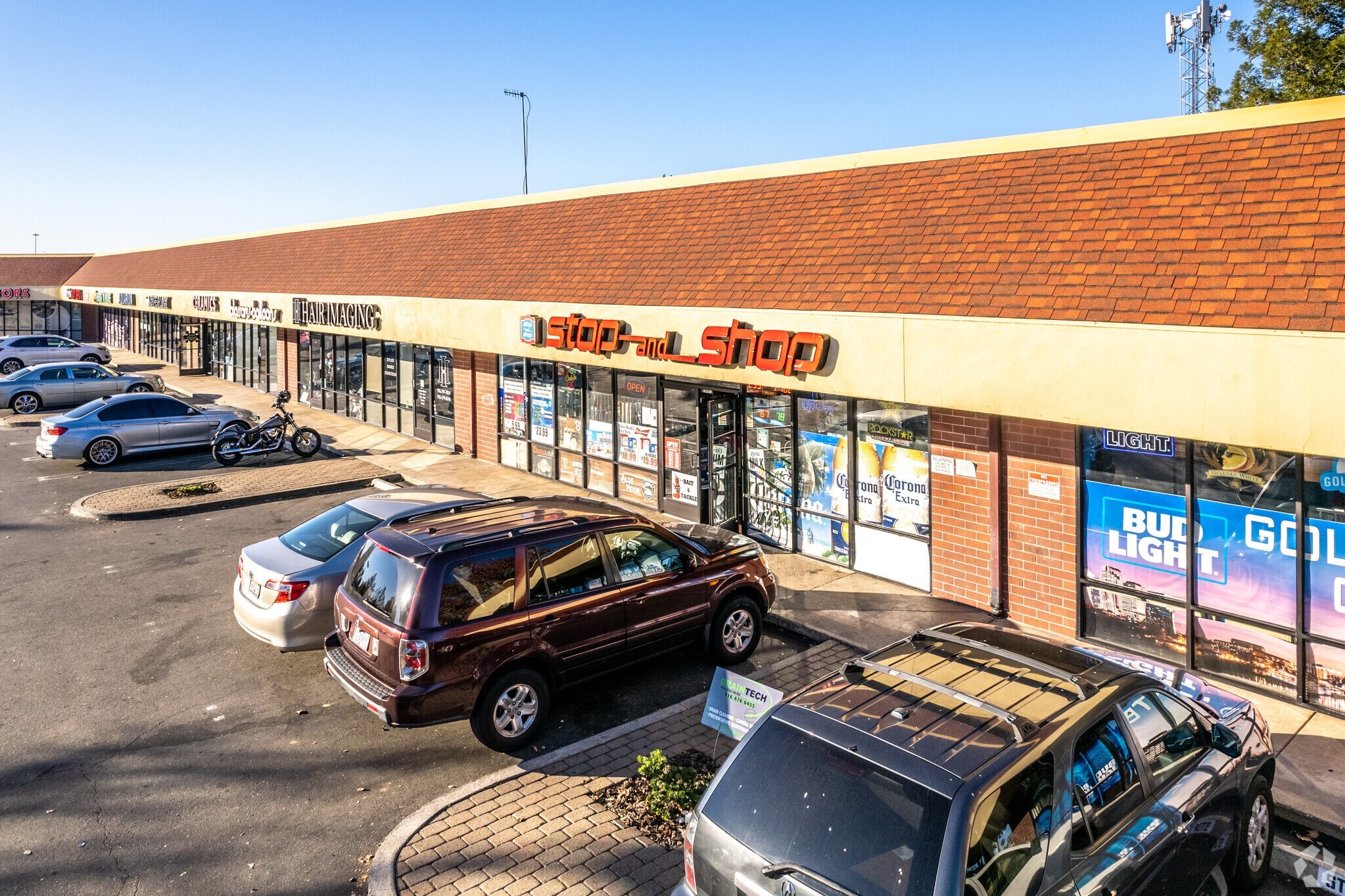 Longtime Tenants Purchases Shopping Center in Roseville, California