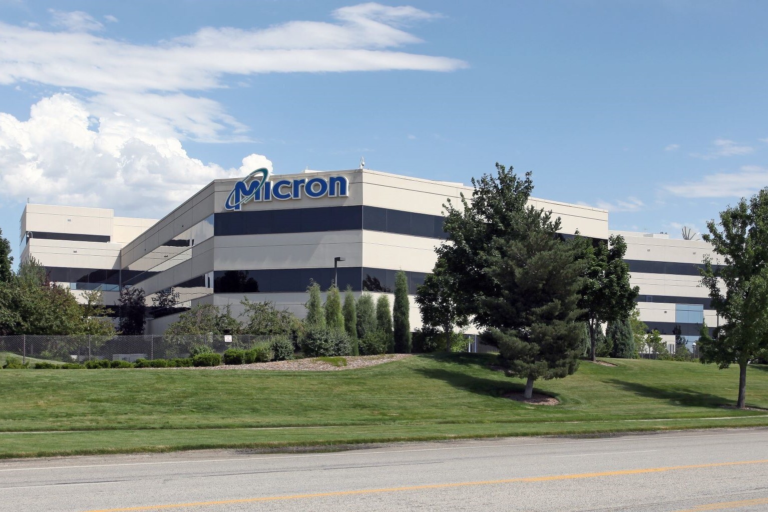 Micron Invests 40 Billion in US Chip Manufacturing, Port Cargo Traffic