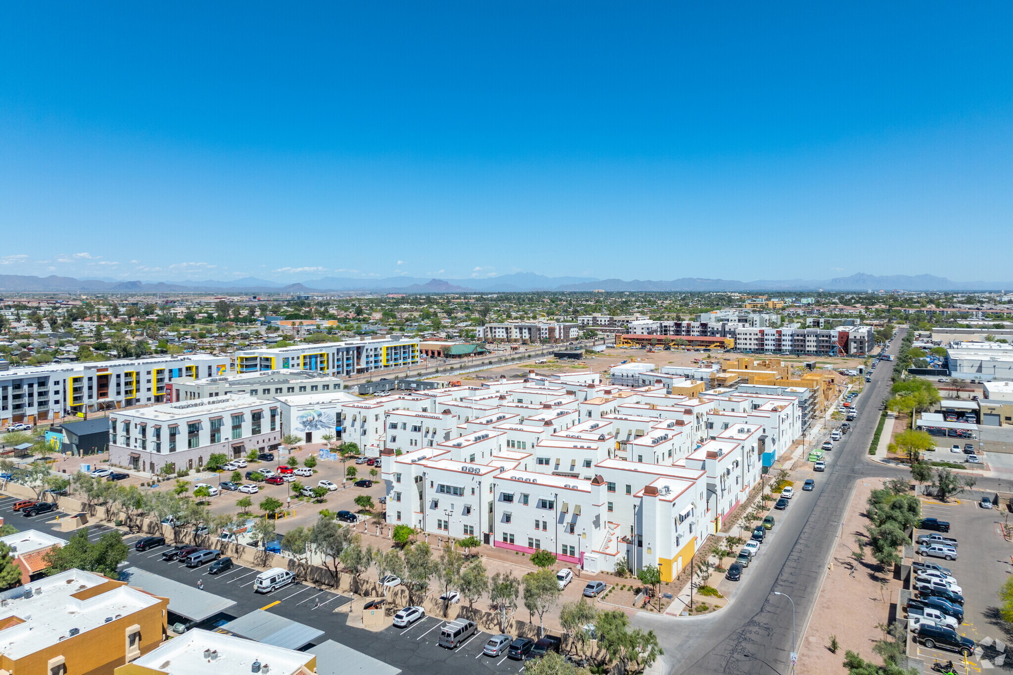 Cauldesc News | 'Walkable community' in Phoenix area wraps up second phase of ...
