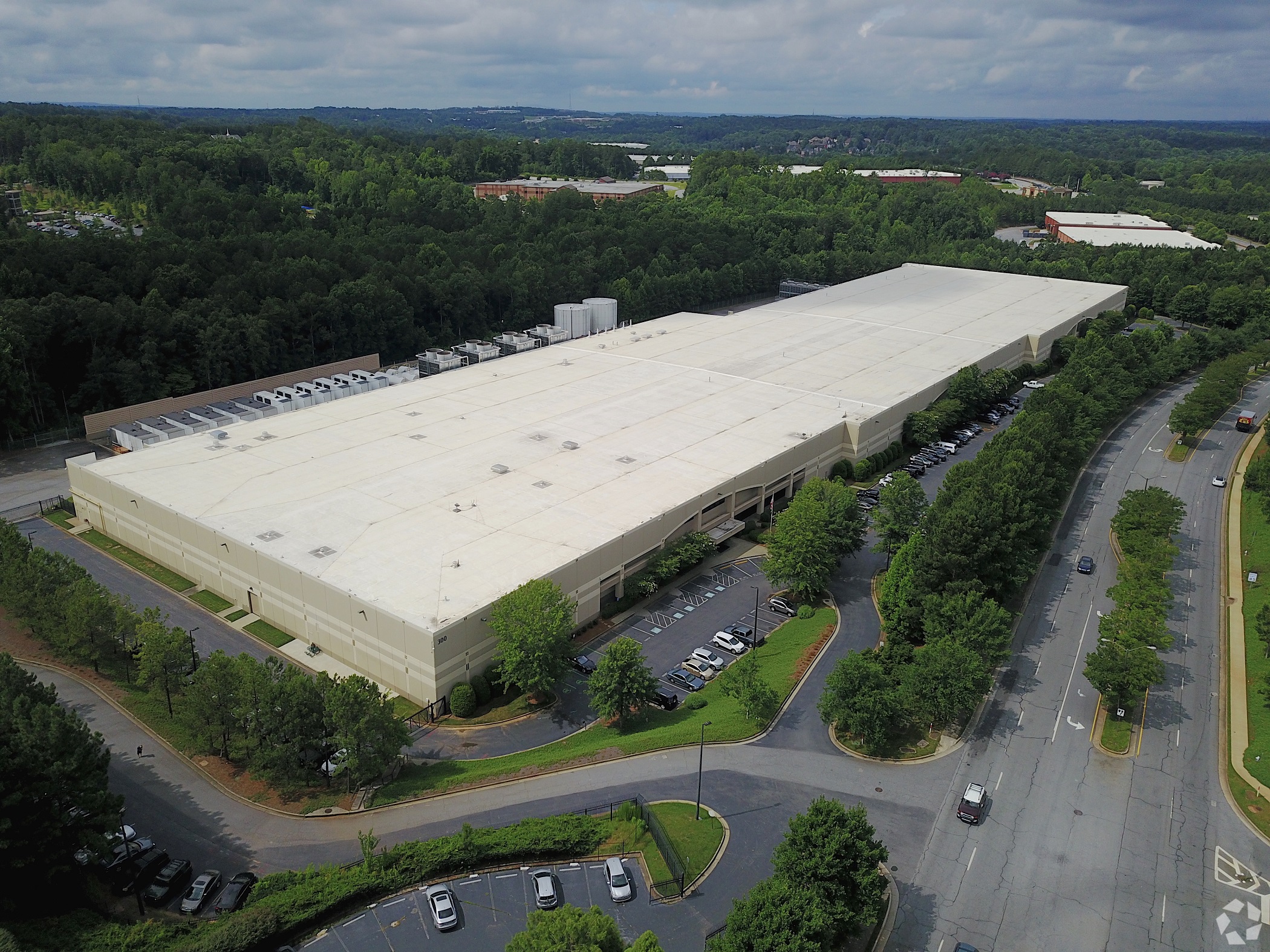 QTS owns this data center in Gwinnett County, Georgia, and recently acquired another large property nearby from Hewlett Packard Enterprise. (Dan Kohler/CoStar)