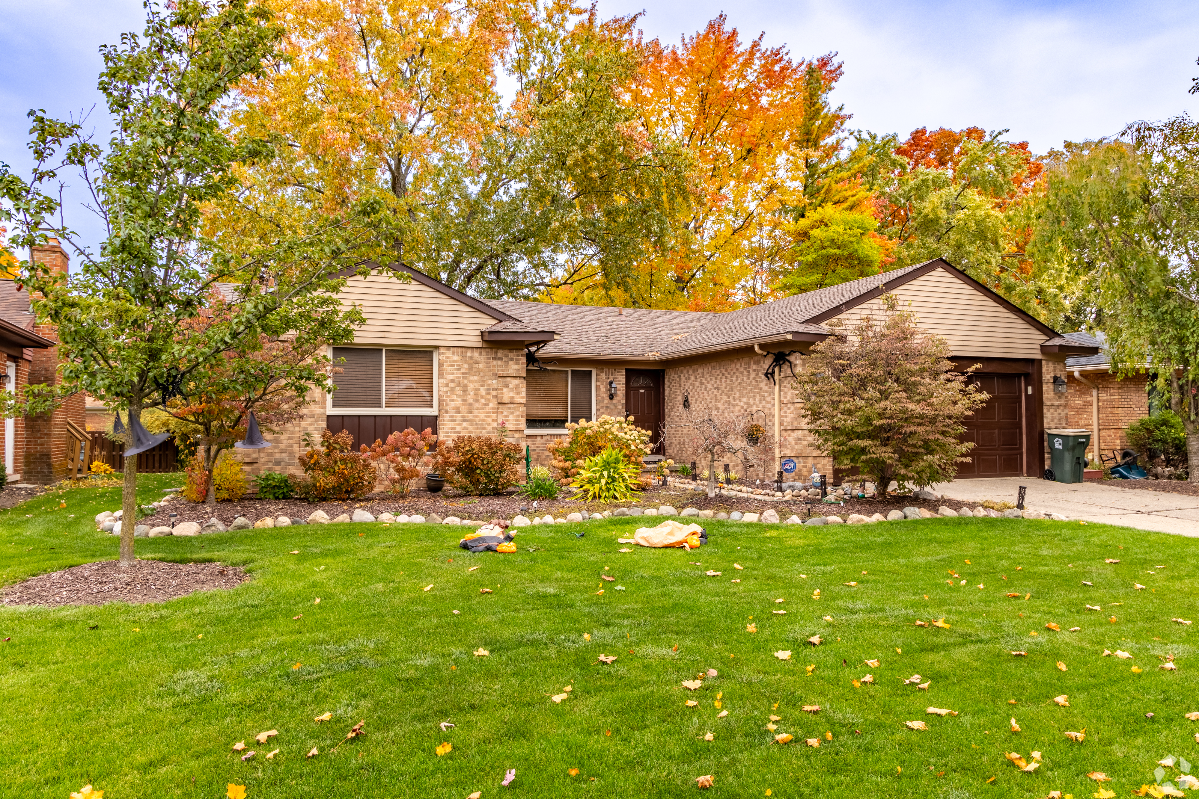 Mortgage rates barely move amid uncertain impact of shutdown’s end, limited economic data 