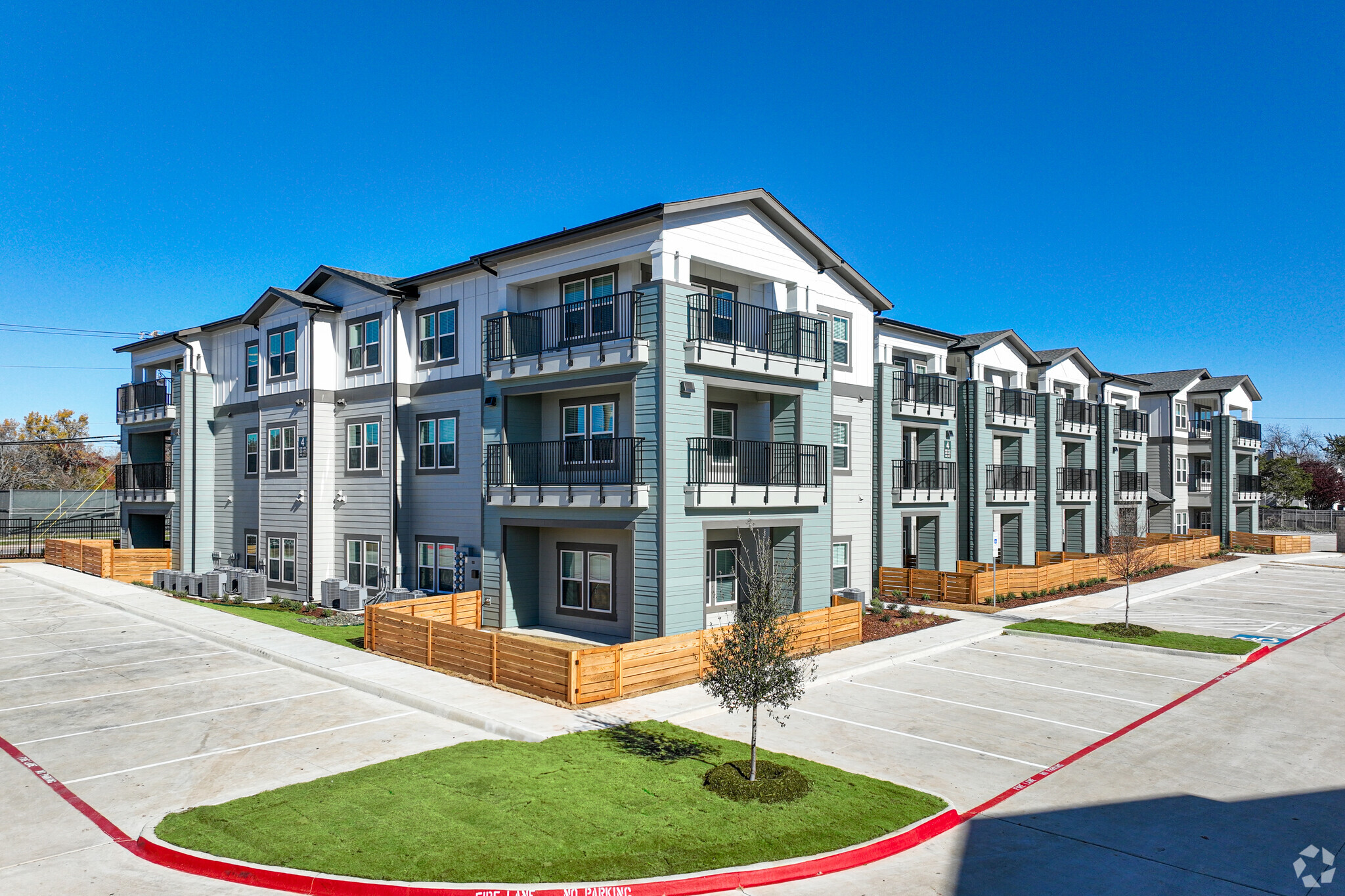 Willow Bridge Property Co. announced the opening of Sherman Park Village, a 273-unit apartment complex in Sherman, Texas. (CoStar)
