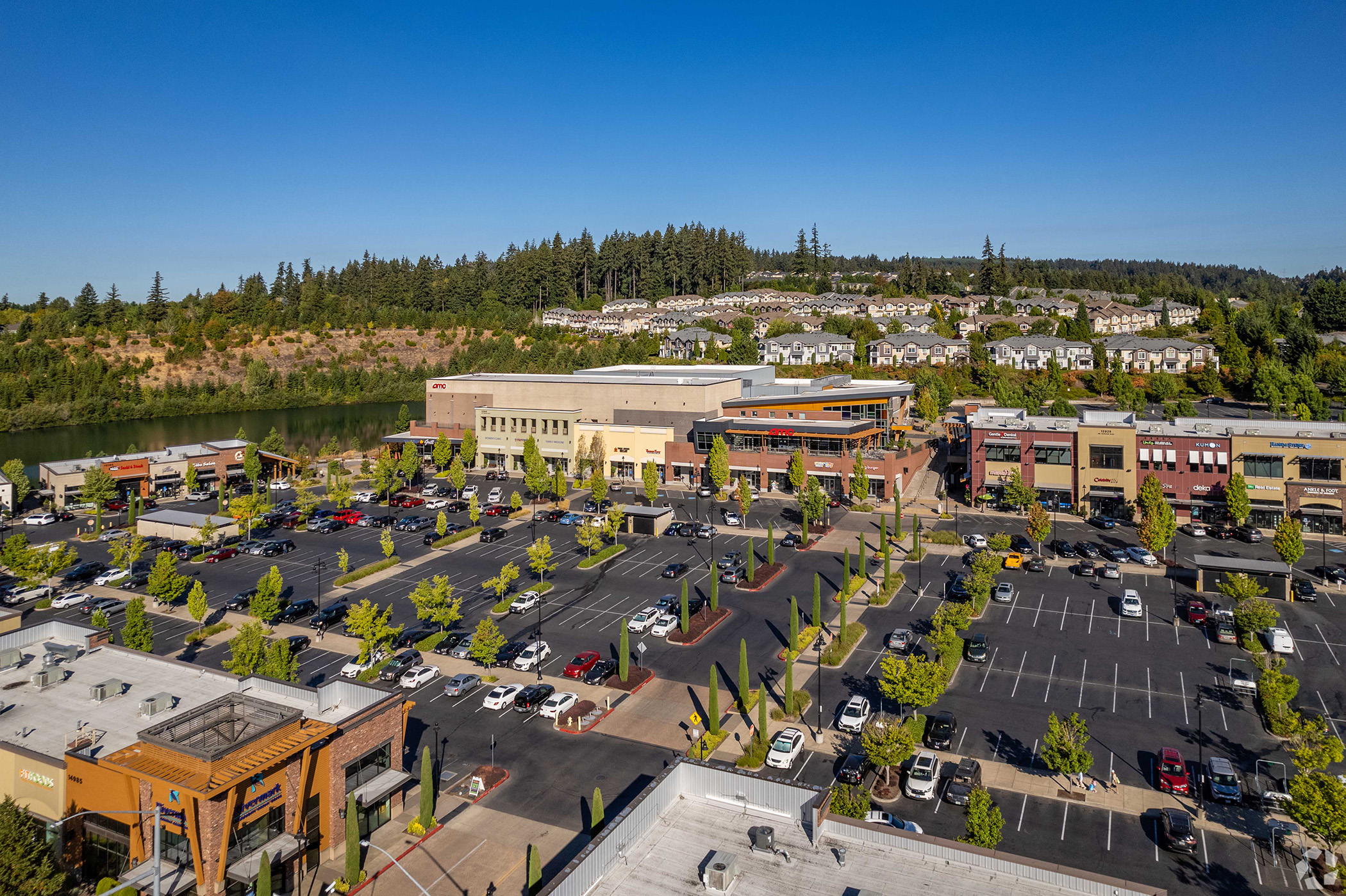 Progress Ridge TownSquare in Beaverton, Oregon, was one of the 14 shopping centers financed. (Tim Acock/CoStar)