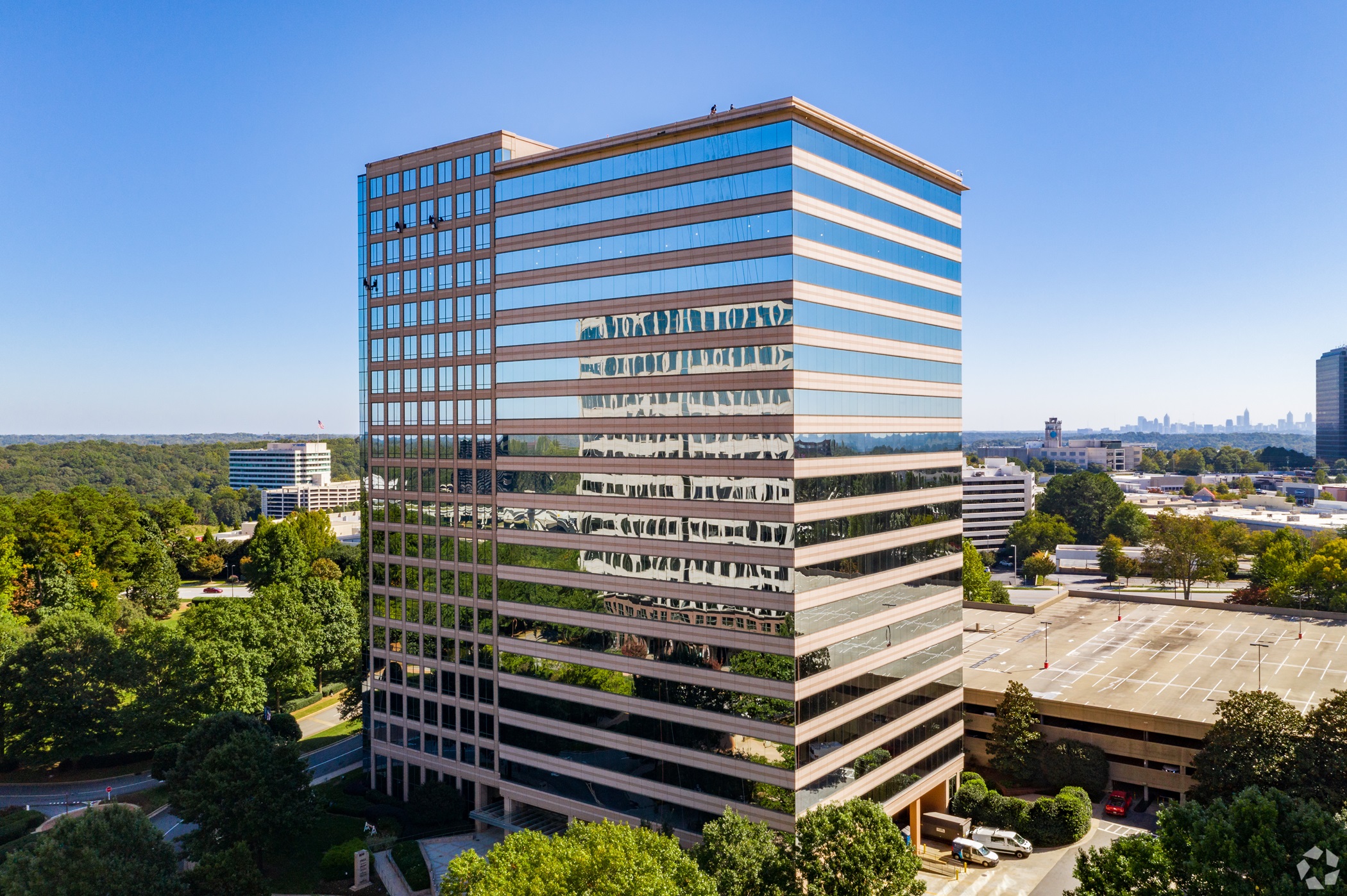 Piedmont Office Realty Trust signed a new tenant, a General Electric unit involved in nuclear power, to a lease at Galleria 600 in Atlanta. (CoStar)