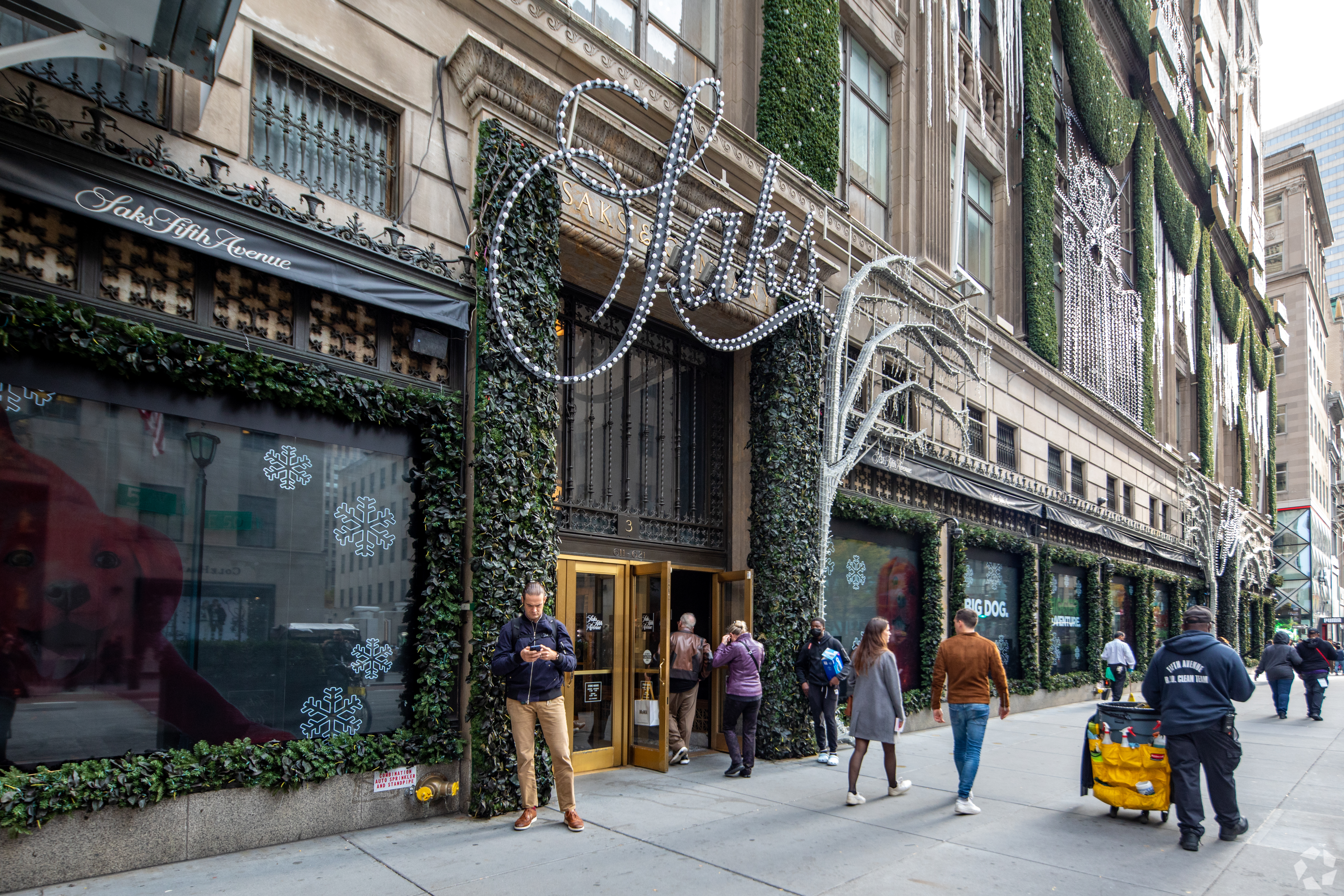 The parent company of Saks Fifth Avenue has combined with Neiman Marcus Group in a $2.7 billion deal. (CoStar)