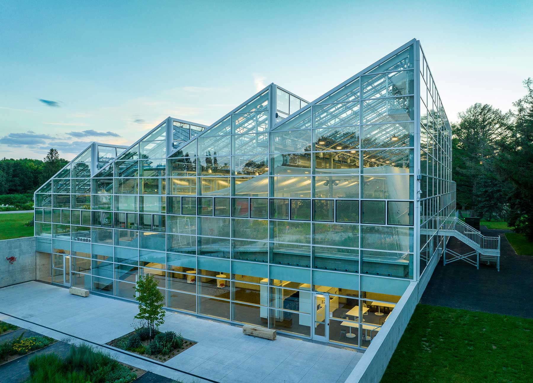 The Insectarium entices visitors into an airy,  greenhouse-style space before leading them into a subterranean world. (Olivier Gariépy)
