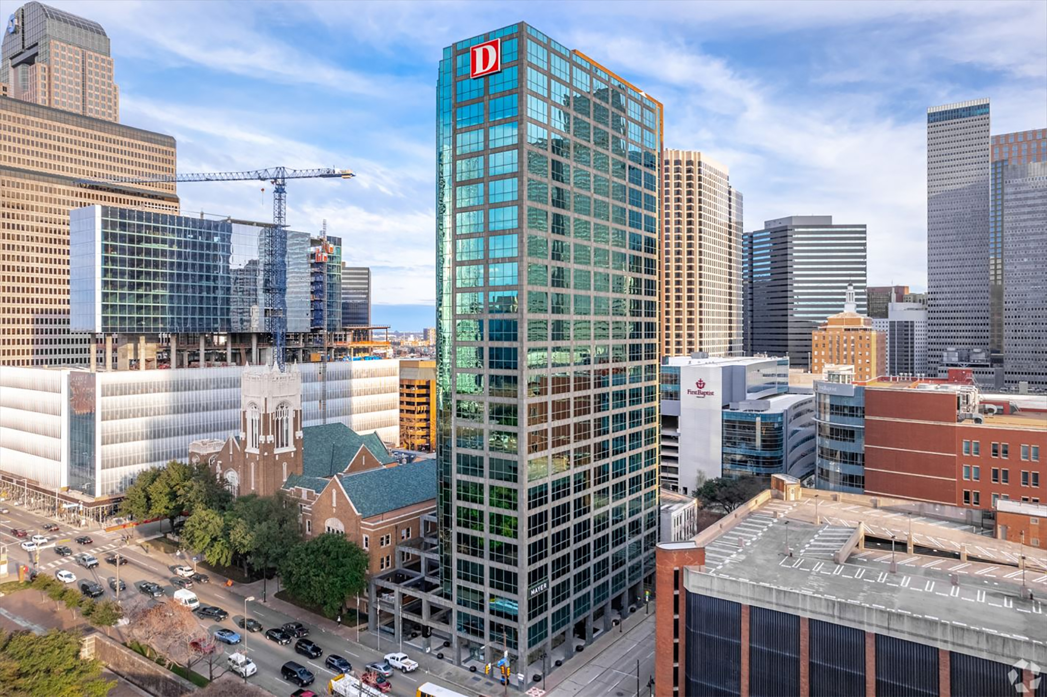 Saint Paul Place, a 22-story, 273,217-square-foot office tower at 750 N. Saint Paul St. in downtown Dallas recently landed on the market. (CoStar)