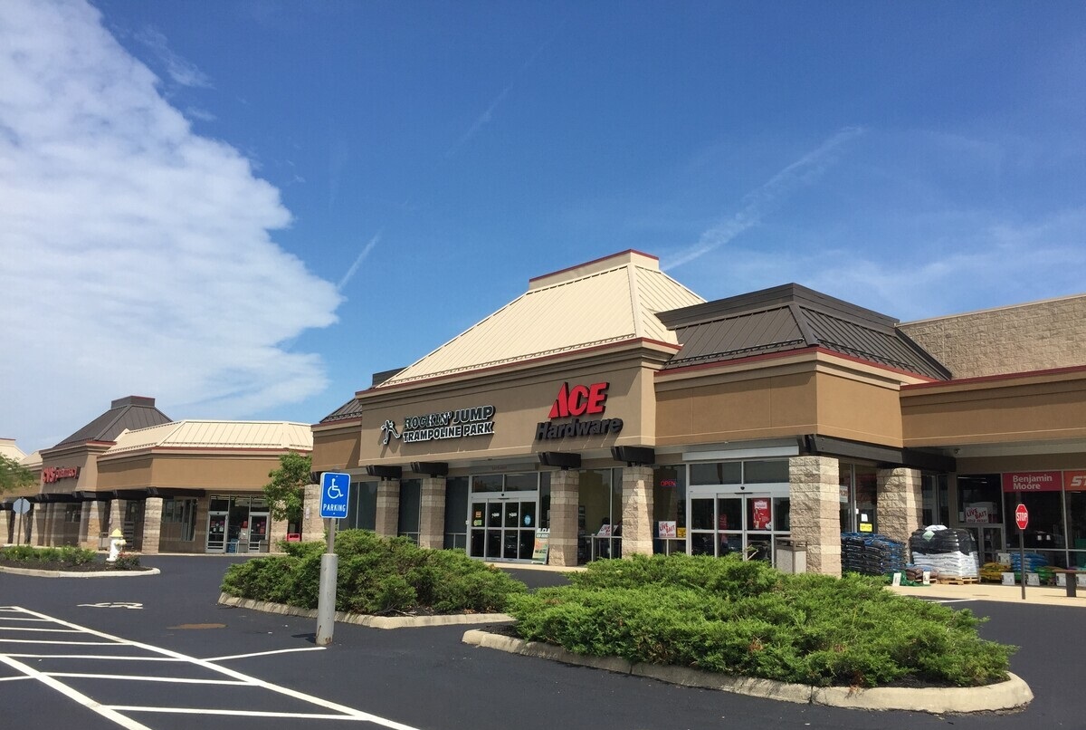 Dollar Tree Signs Lease at Windsor Bay Shopping Center