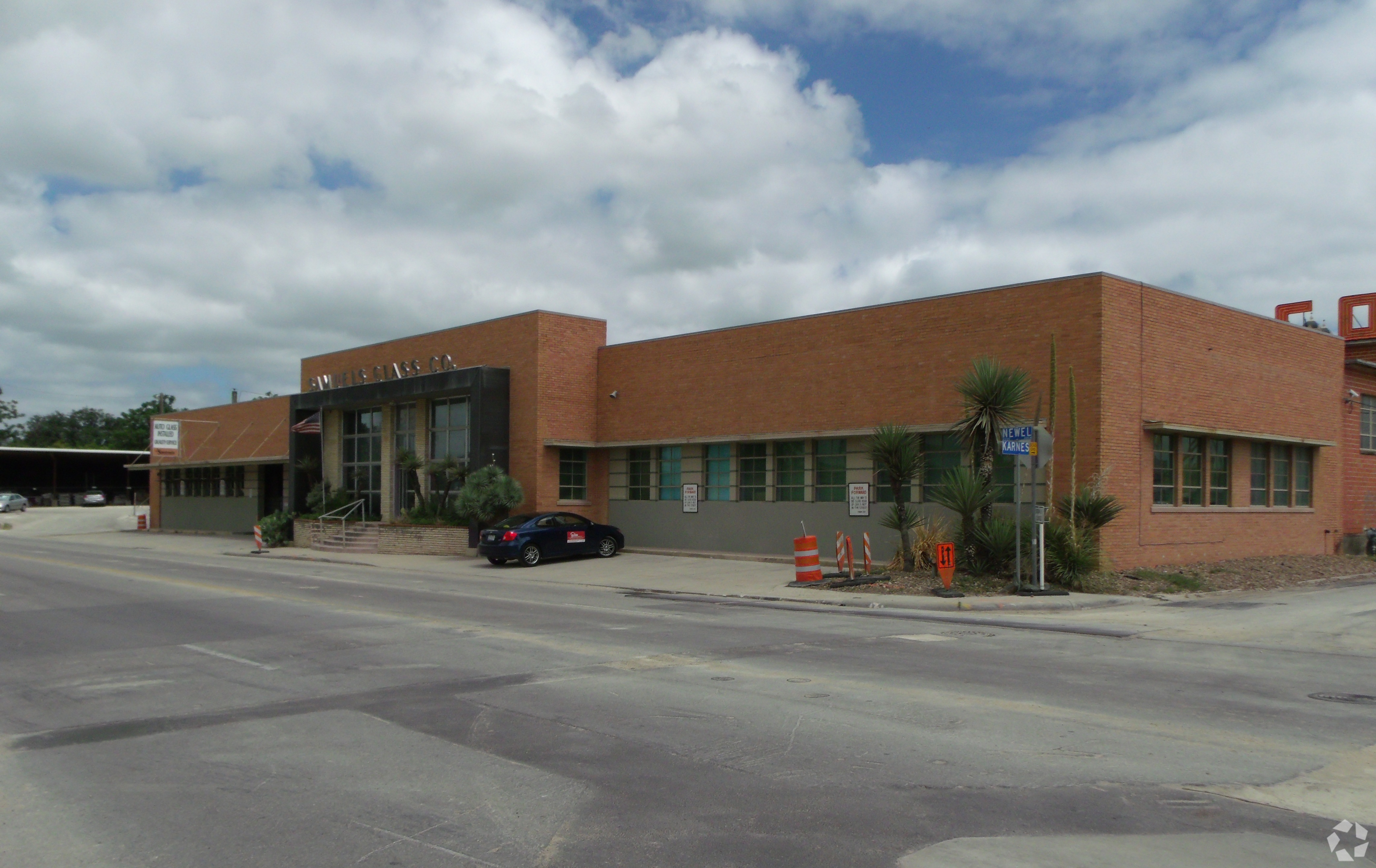 The Pullman Market is expected to occupy a portion of the former Samuels Glass Building in San Antonio. (CoStar)