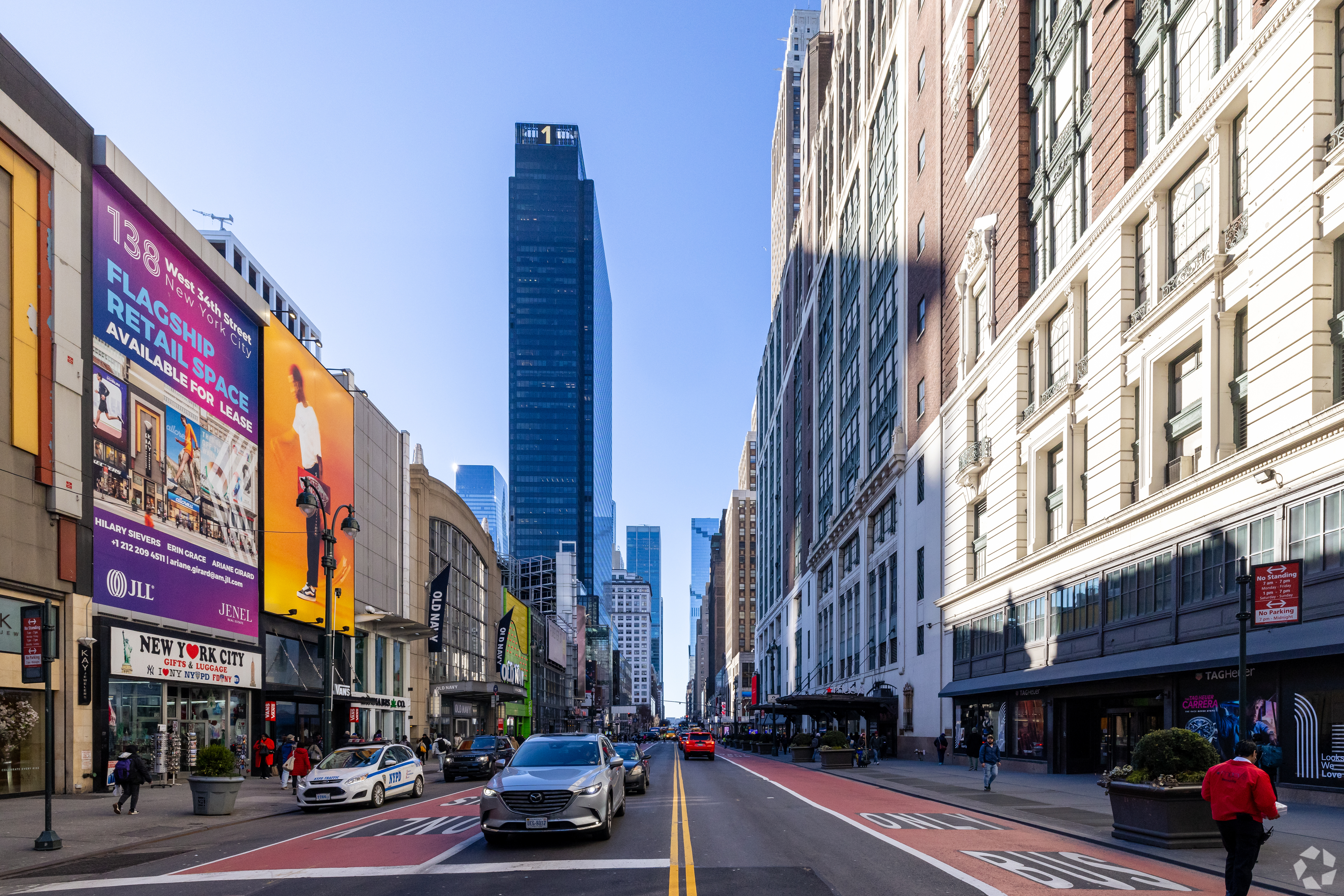 Options continue to shrink for retailers looking to lease throughout Manhattan. (CoStar)